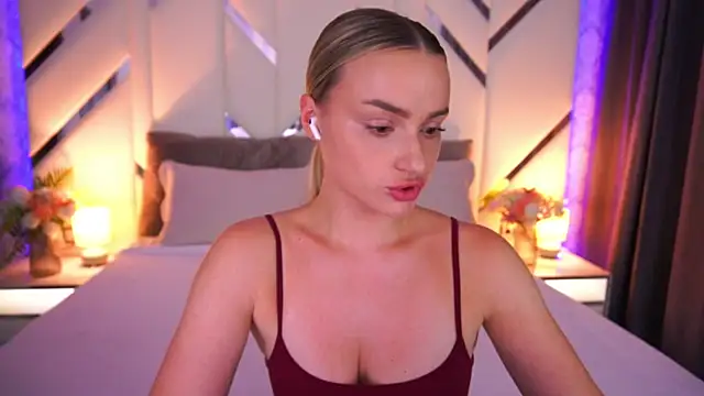 Snapshot of LindsieGreyy chatting on 14, 7, 2026 LindsieGreyy online show from 14, 7, 2026