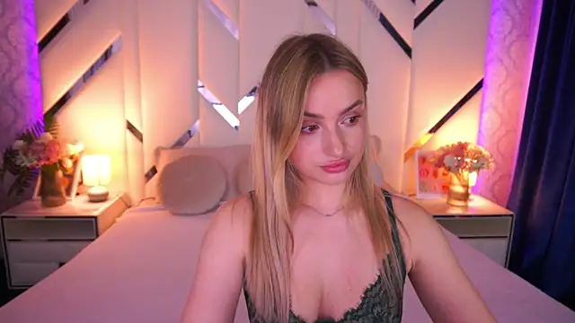 LindsieGreyy online show from 10, 5, 2026