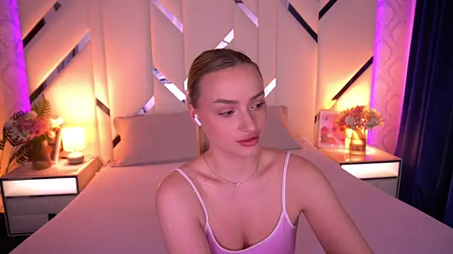 LindsieGreyy online show from 7, 5, 2026