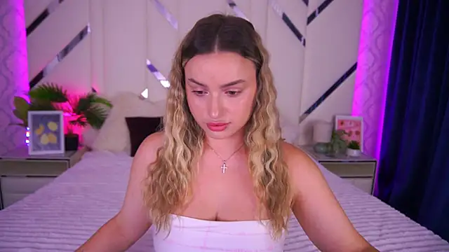 LindsieGreyy online show from 22, 9, 2025