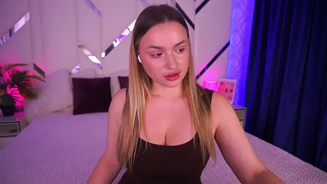 LindsieGreyy online show from 4, 11, 2025