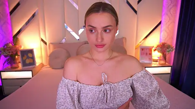 LindsieGreyy online show from 13, 5, 2026
