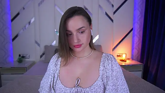 LindsieGreyy online show from 6, 3, 2025