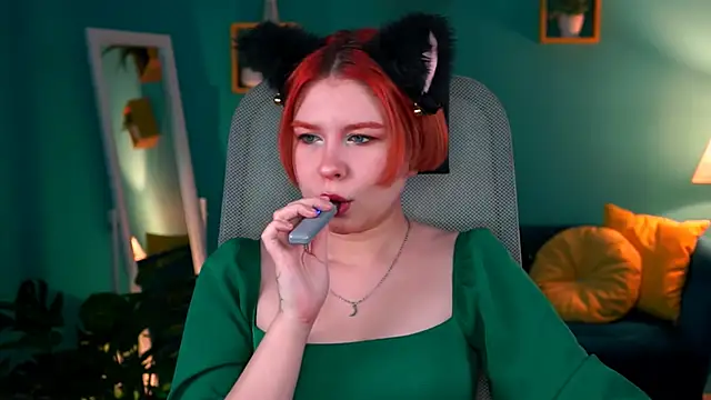 MitsukiMun online show from 23, 2, 2025