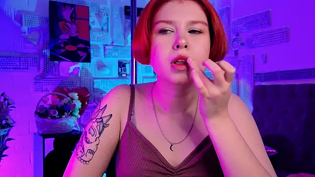 MitsukiMun online show from 4, 3, 2025