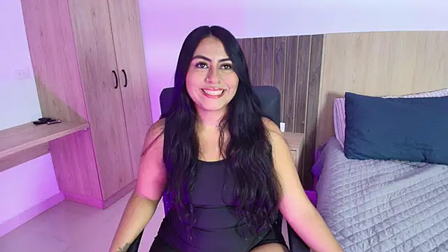 Mia cm online show from 12, 3, 2025