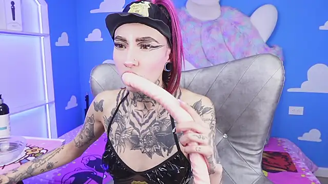 Snapshot of miss___angel chatting on 14, 10, 2025 miss angel online show from 14, 10, 2025