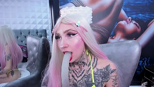 Snapshot of miss___angel chatting on 19, 9, 2025 miss angel online show from 19, 9, 2025