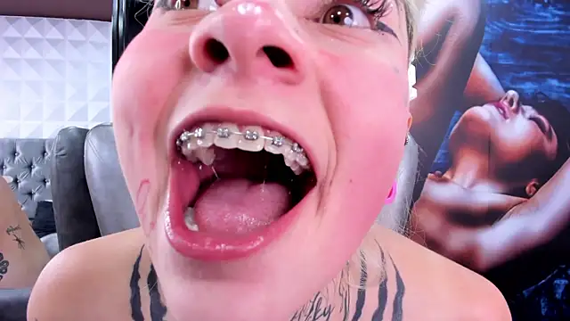 Snapshot of miss___angel chatting on 11, 3, 2025 miss angel online show from 11, 3, 2025