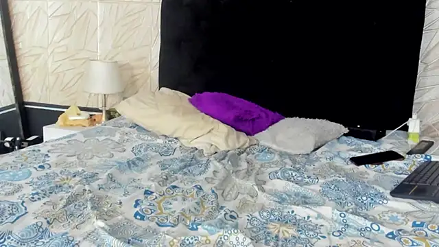 ChanelleJohnson  online show from 22, 12, 2025