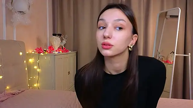 ColleenCox online show from 7, 3, 2025