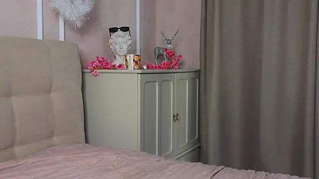 ColleenCox online show from 22, 2, 2025