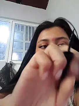 CHLOE ISABELL online show from 15, 9, 2025