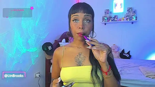 Annaa Brooks online show from 30, 11, 2025