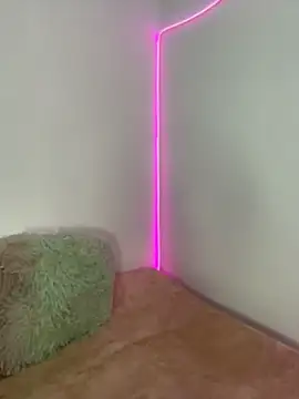 Lynda Bonnie online show from 11, 4, 2026