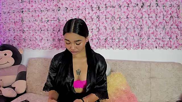 Lynda Bonnie online show from 23, 10, 2025