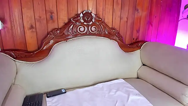 Lynda Bonnie online show from 29, 9, 2025