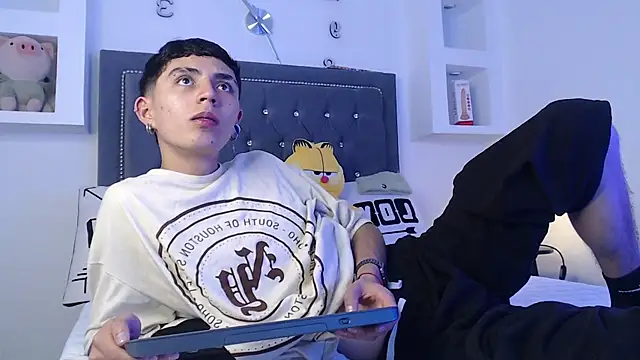 MaikyCooper online show from 13, 3, 2025