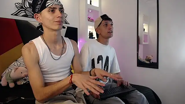 MaikyCooper online show from 28, 2, 2025