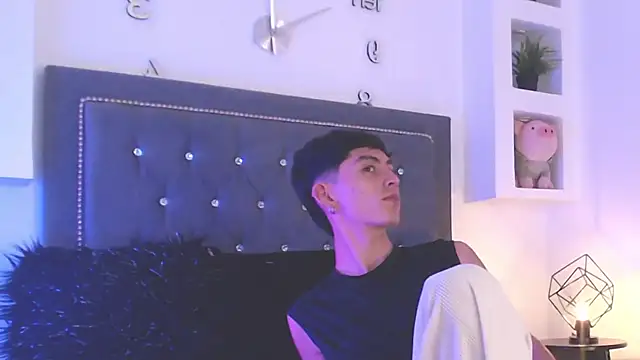 MaikyCooper online show from 15, 3, 2025