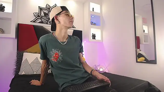 MaikyCooper online show from 2, 3, 2025