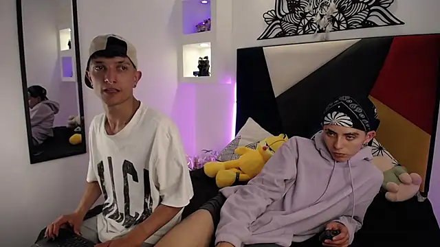 MaikyCooper online show from 28, 2, 2025