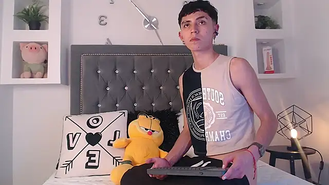 MaikyCooper online show from 13, 3, 2025