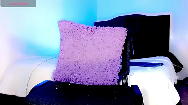 emelly horny  online show from 26, 11, 2025