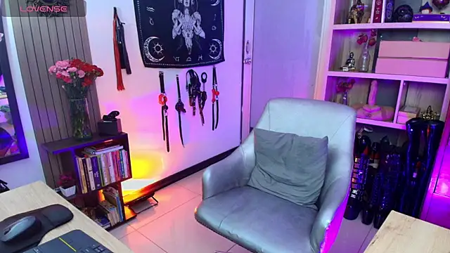 Snapshot of saralovens chatting on 4, 2, 2026 saralovens online show from 4, 2, 2026