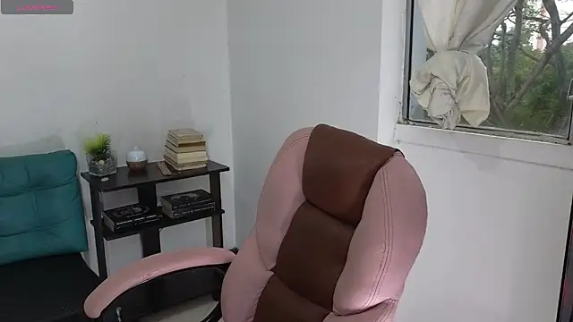 atenea 02 love online show from 25, 5, 2026