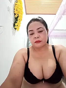Baby-bigtits2024 online show from 18, 2, 2025