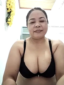 Baby-bigtits2024 online show from 23, 9, 2025