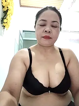 Baby-bigtits2024 online show from 12, 9, 2025