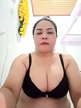 Baby-bigtits2024 online show from 24, 2, 2025