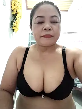 Baby-bigtits2024 online show from 18, 10, 2025