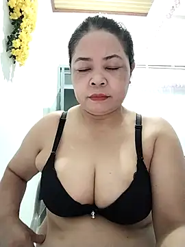 Baby-bigtits2024 online show from 21, 9, 2025