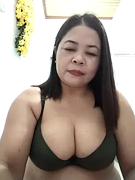Baby-bigtits2024 online show from 24, 9, 2025