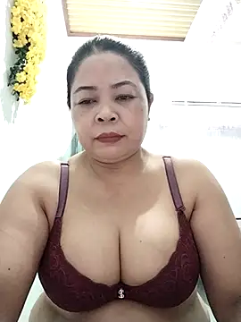 Baby-bigtits2024 online show from 5, 11, 2025