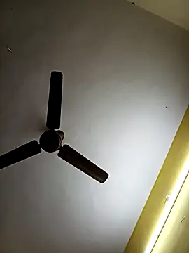 Snapshot of Thamarai28 chatting on 5, 3, 2026 Thamarai28 online show from 5, 3, 2026