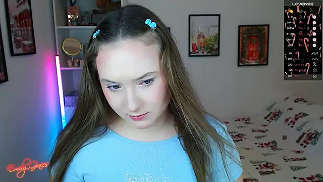 Snapshot of EmilyxxGraces chatting on 19, 12, 2025 EmilyxxGraces online show from 19, 12, 2025