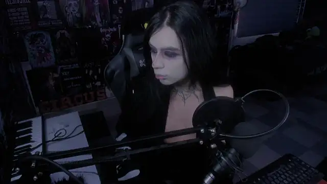 Snapshot of rotten_dreams chatting on 18, 2, 2025 rotten dreams online show from 18, 2, 2025