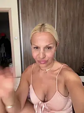 Snapshot of DeboraXporn chatting on 19, 6, 2026 DeboraXporn online show from 19, 6, 2026