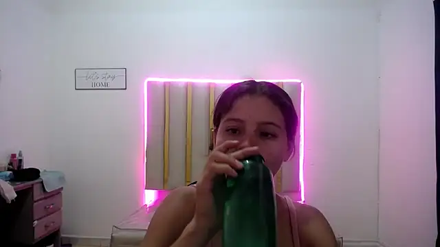 Snapshot of flakita_sexyhot chatting on 24, 9, 2025 flakita sexyhot online show from 24, 9, 2025