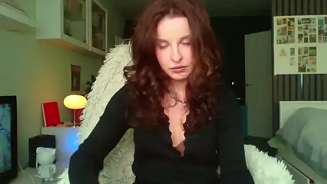 MollyBer online show from 15, 6, 2026