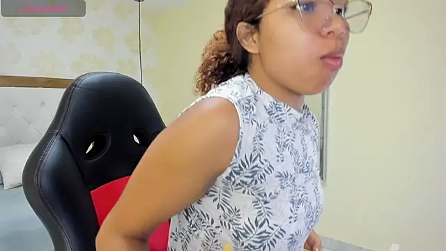 MELINAMARTINS online show from 10, 10, 2025