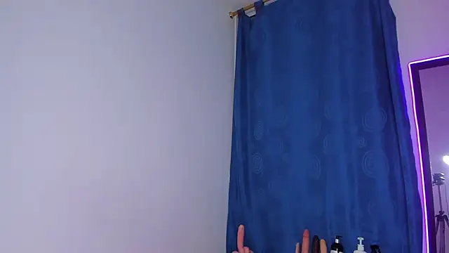 MELINAMARTINS online show from 7, 2, 2026