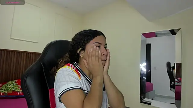 MELINAMARTINS online show from 22, 12, 2025