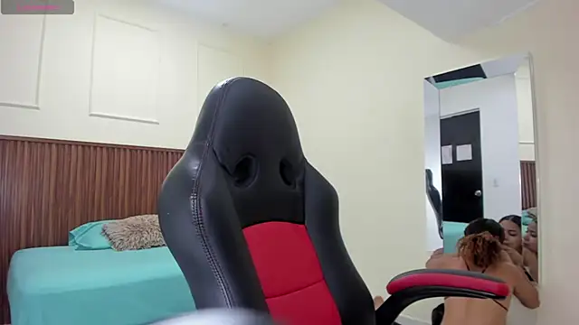 MELINAMARTINS online show from 4, 10, 2025