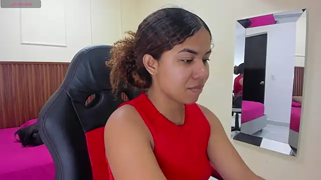 MELINAMARTINS online show from 8, 10, 2025