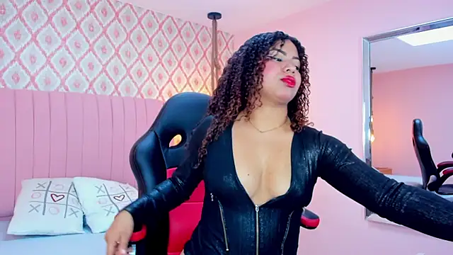 MELINAMARTINS online show from 7, 3, 2025